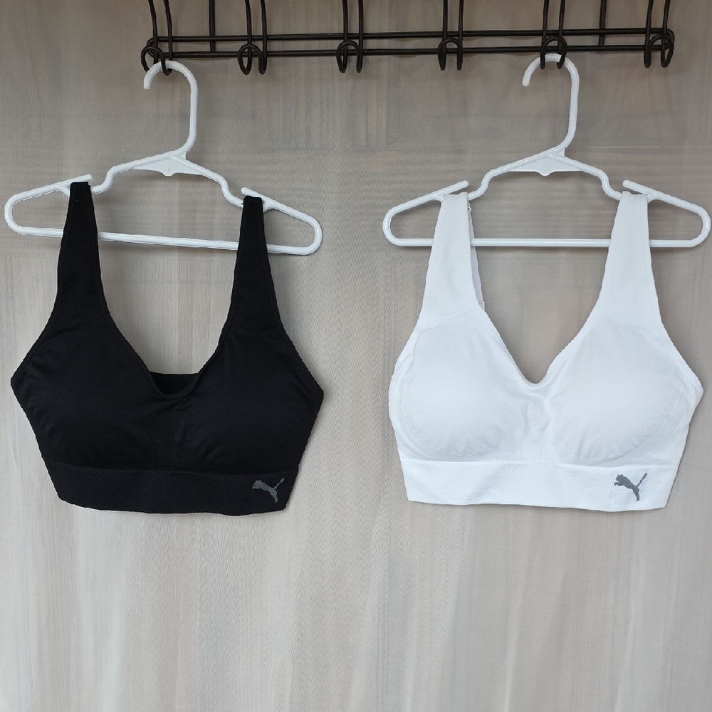 Puma Seamless V-Neck Sports Bra Duo in Black and White